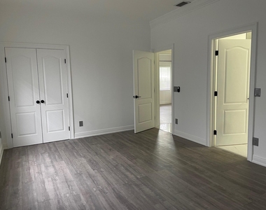 6264 Lansdowne Circle - Photo Thumbnail 13