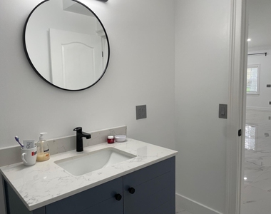 6264 Lansdowne Circle - Photo Thumbnail 18