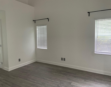 6264 Lansdowne Circle - Photo Thumbnail 14