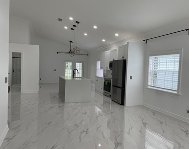 6264 Lansdowne Circle - Photo Thumbnail 3