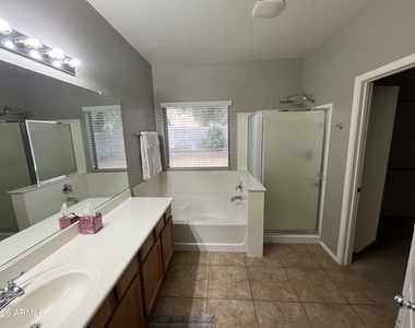 16597 W Madison Street - Photo Thumbnail 11