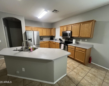 16597 W Madison Street - Photo Thumbnail 6