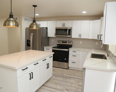 3737 E Eugie Avenue - Photo Thumbnail 3