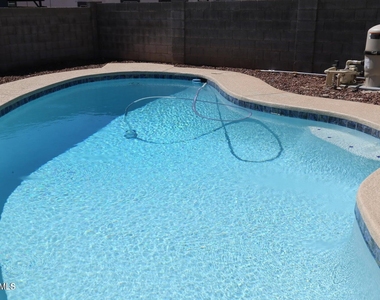 3737 E Eugie Avenue - Photo Thumbnail 22