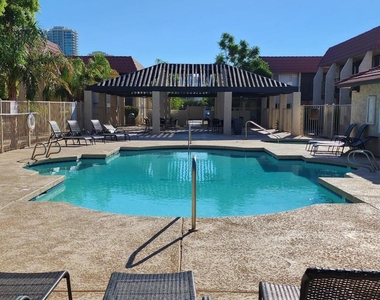 700 W University Drive - Photo Thumbnail 13