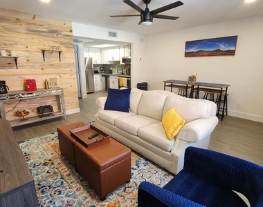700 W University Drive - Photo Thumbnail 1