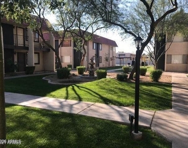 700 W University Drive - Photo Thumbnail 17