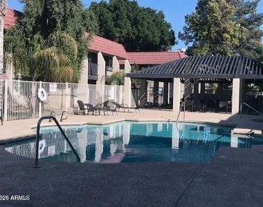 700 W University Drive - Photo Thumbnail 18
