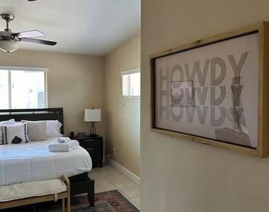 7501 E Minnezona Avenue - Photo Thumbnail 15