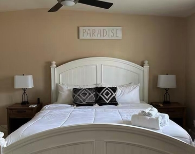 7501 E Minnezona Avenue - Photo Thumbnail 18