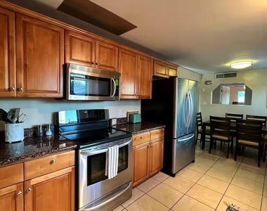 7501 E Minnezona Avenue - Photo Thumbnail 8