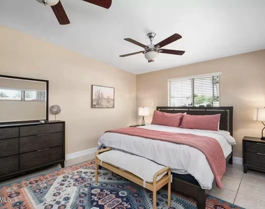 7501 E Minnezona Avenue - Photo Thumbnail 24