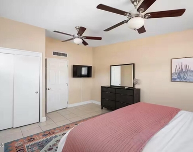 7501 E Minnezona Avenue - Photo Thumbnail 26