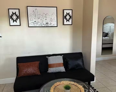 7501 E Minnezona Avenue - Photo Thumbnail 19