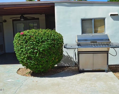 7501 E Minnezona Avenue - Photo Thumbnail 38