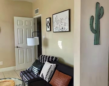 7501 E Minnezona Avenue - Photo Thumbnail 20