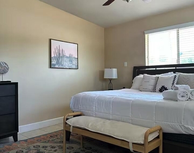 7501 E Minnezona Avenue - Photo Thumbnail 27