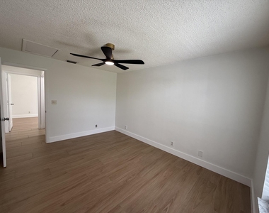 6249 Foster Street - Photo Thumbnail 11