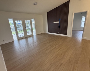6249 Foster Street - Photo Thumbnail 15