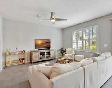 345 Se Angler Drive - Photo Thumbnail 11