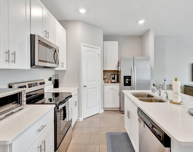 345 Se Angler Drive - Photo Thumbnail 5