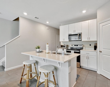 345 Se Angler Drive - Photo Thumbnail 7