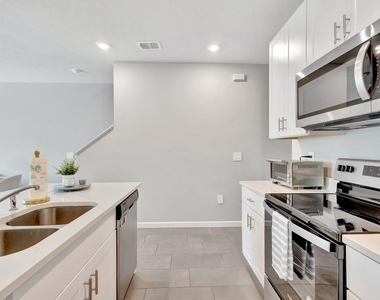 345 Se Angler Drive - Photo Thumbnail 8