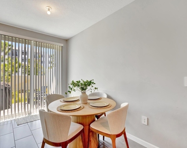345 Se Angler Drive - Photo Thumbnail 15
