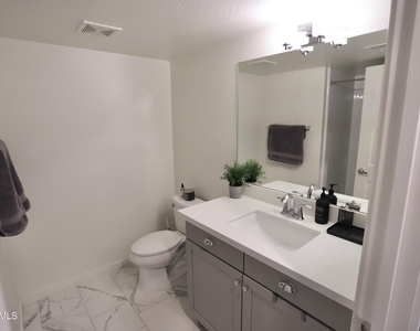 2315 N 52nd Street - Photo Thumbnail 8