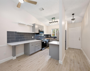 5214 Stacy Street - Photo Thumbnail 2