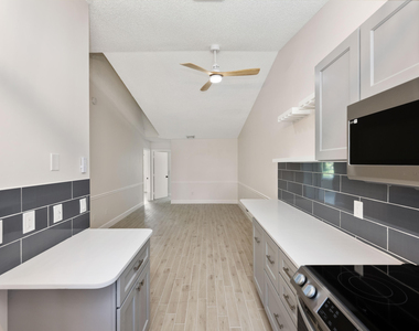 5214 Stacy Street - Photo Thumbnail 6