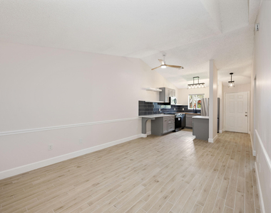5214 Stacy Street - Photo Thumbnail 5