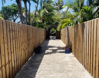 590 Nw 40th Court - Photo Thumbnail 1