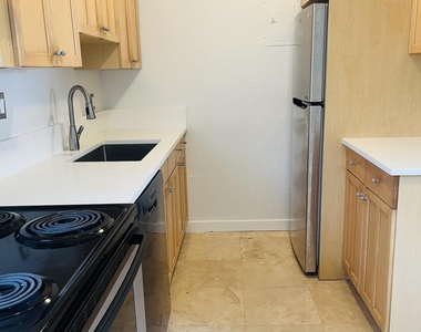 590 Nw 40th Court - Photo Thumbnail 6
