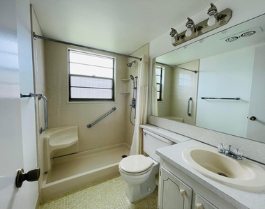 333 Farnham P - Photo Thumbnail 7