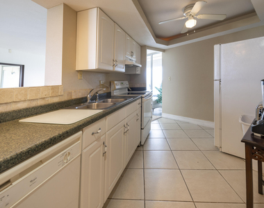 6911 Environ Boulevard - Photo Thumbnail 16