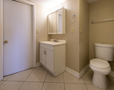 6911 Environ Boulevard - Photo Thumbnail 13