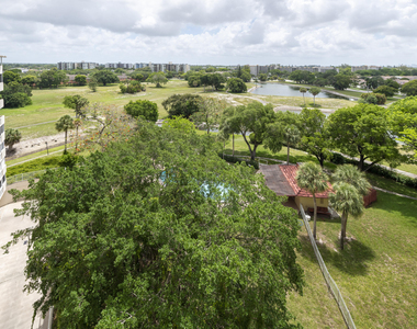 6911 Environ Boulevard - Photo Thumbnail 4