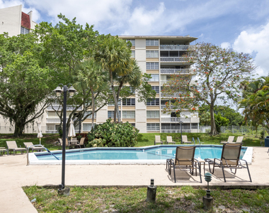 6911 Environ Boulevard - Photo Thumbnail 24