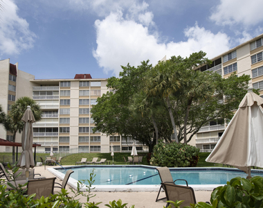 6911 Environ Boulevard - Photo Thumbnail 23
