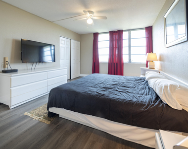 6911 Environ Boulevard - Photo Thumbnail 10