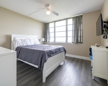 6911 Environ Boulevard - Photo Thumbnail 14