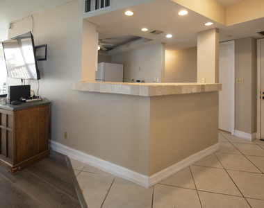 6911 Environ Boulevard - Photo Thumbnail 20