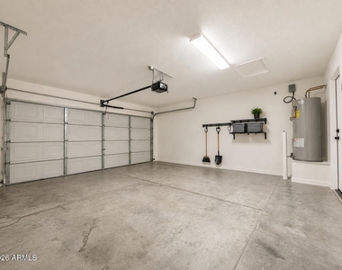5256 W Pleasant Lane - Photo Thumbnail 16