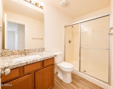 5256 W Pleasant Lane - Photo Thumbnail 10