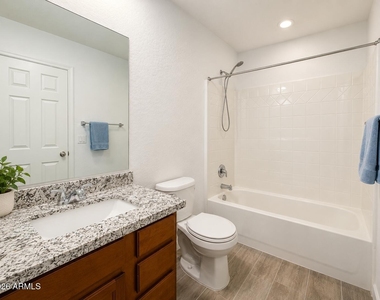 5256 W Pleasant Lane - Photo Thumbnail 13