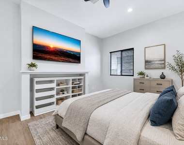 10153 W Wenden Drive - Photo Thumbnail 5