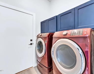 10153 W Wenden Drive - Photo Thumbnail 4