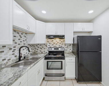 6289 Lear Drive - Photo Thumbnail 3