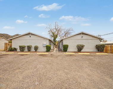 10033 N 9th Avenue - Photo Thumbnail 11